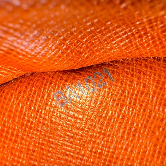 Authentic Louis Vuitton Blois Bag - Picture 9 of 15